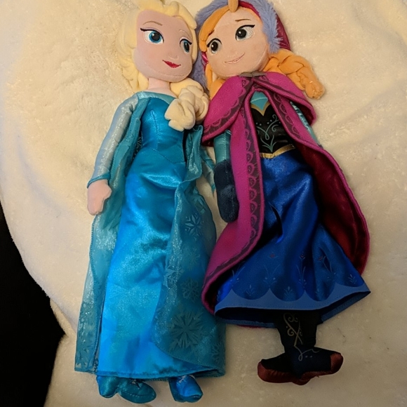 plush frozen dolls